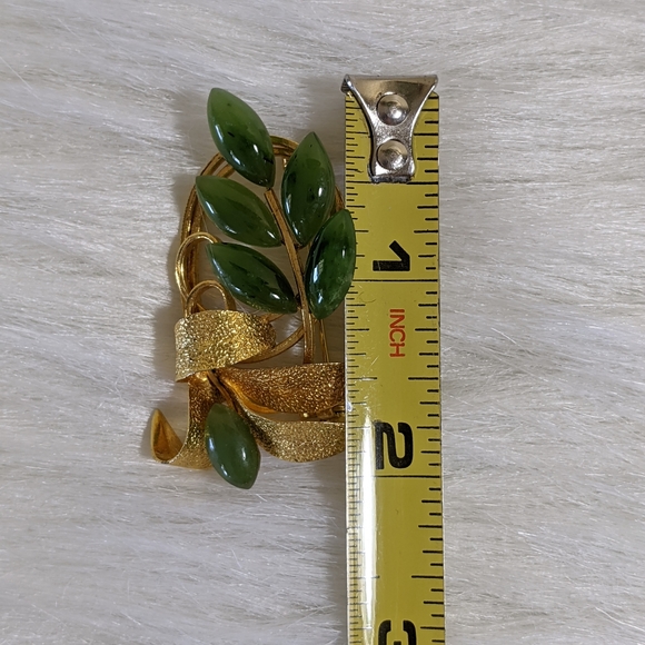 Vintage Jade Brooch Leaf Floral Design - Picture 2 of 4